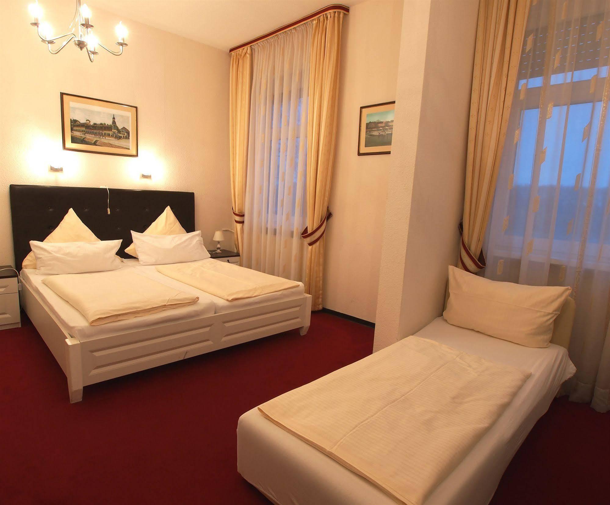 Hotel Am Schloss Biebrich Wiesbaden